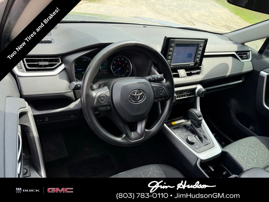 Used 2022 Silver Toyota XLE image 3