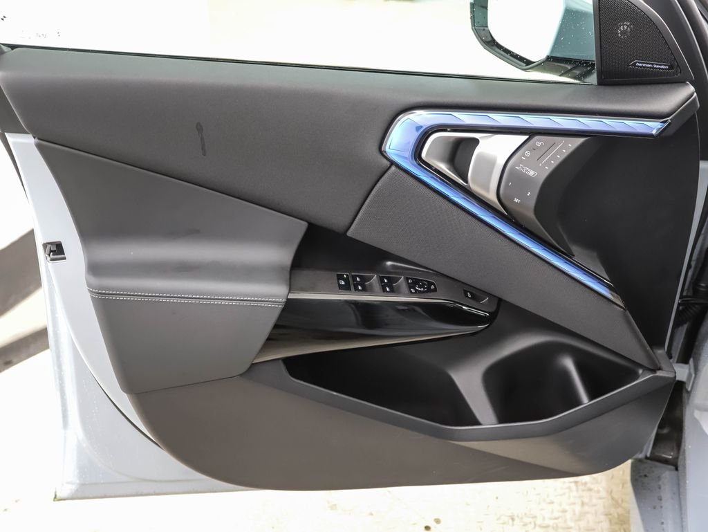 Used 2026 Gray Metallic BMW 30 xDrive image 9