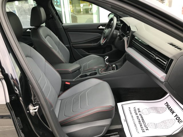 Used 2025 Deep Black Pearl Volkswagen Autobahn image 29