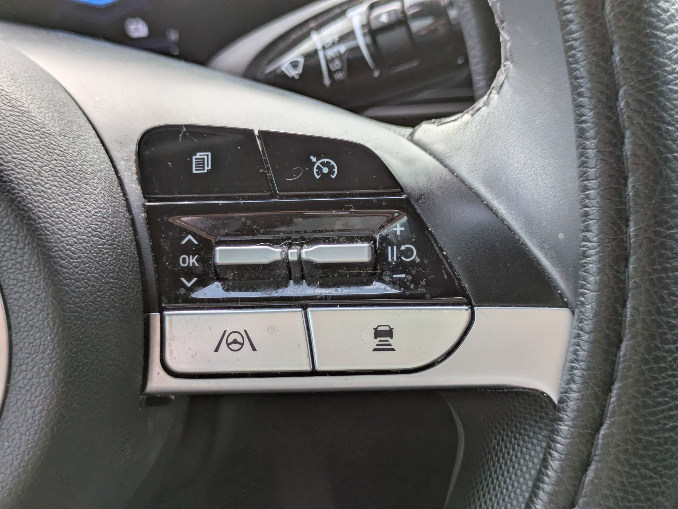 Used 2023 Black Hyundai Limited image 21