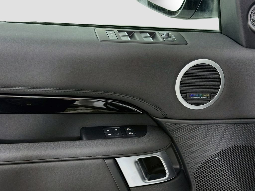 New 2026 Fuji White Land Rover S image 18