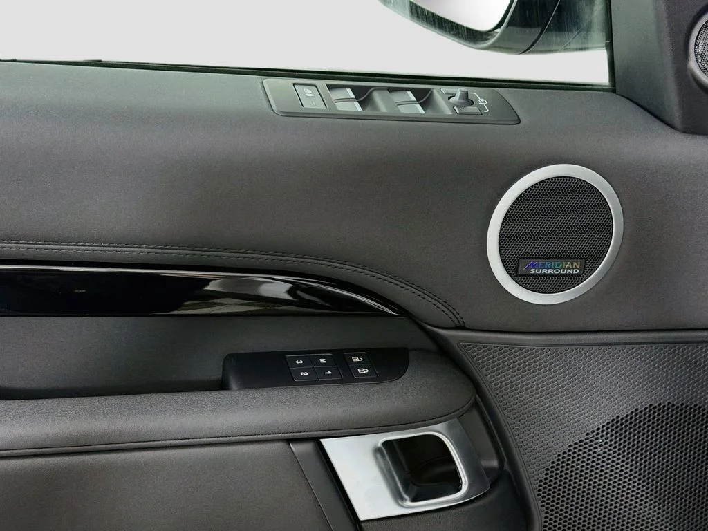 New 2026 Fuji White Land Rover S image 18