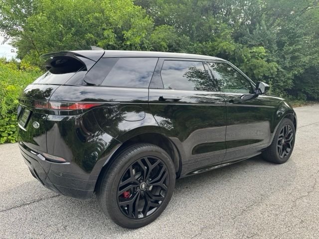 Used 2023 Santorini Black Metallic Land Rover R-Dynamic SE image 5
