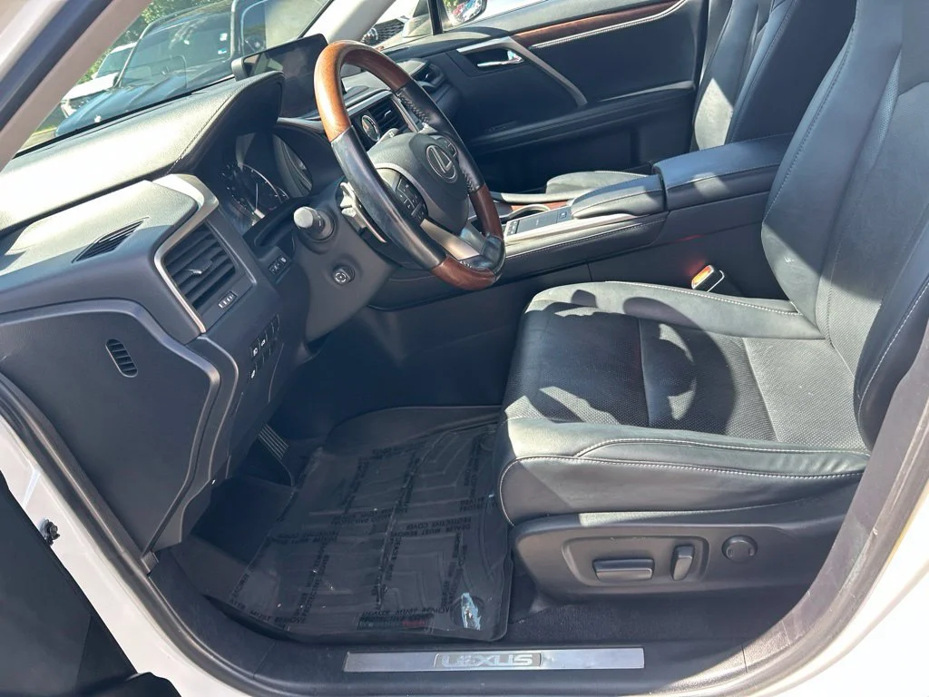 Used 2020 White Lexus 350L image 18