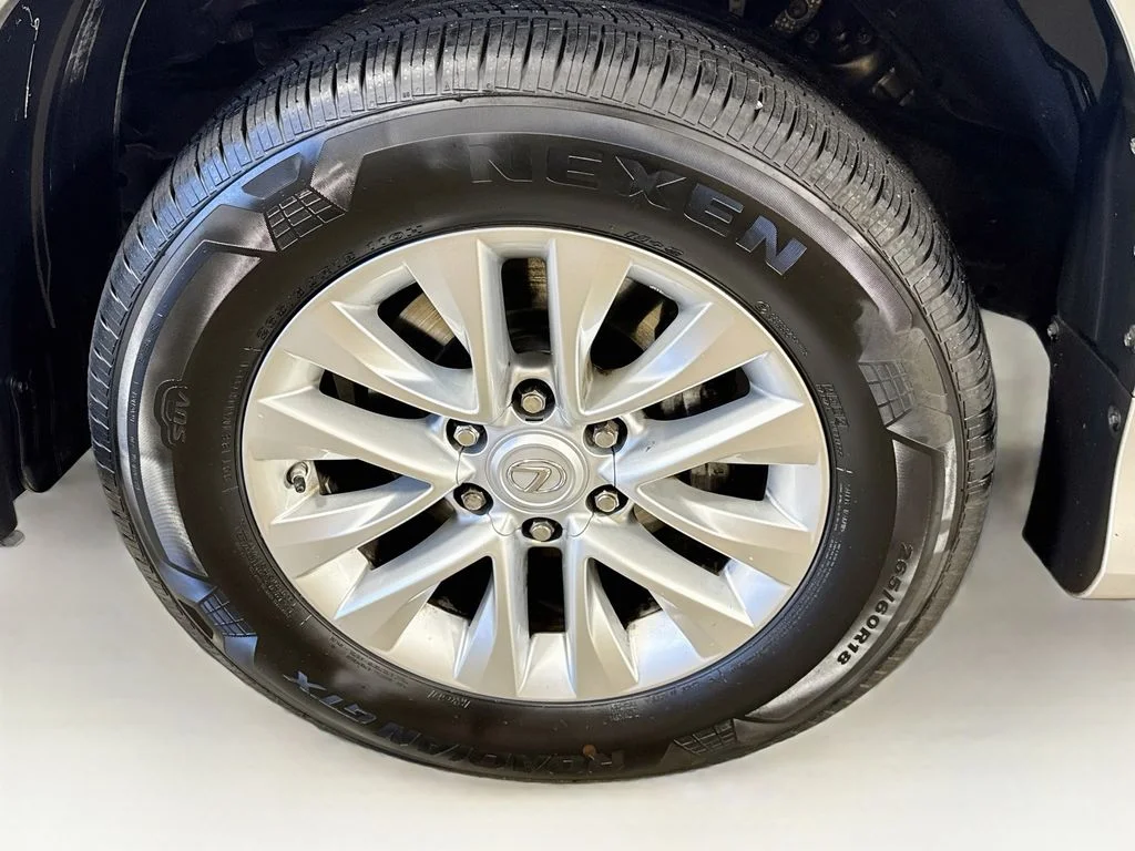 Used 2018 Silver Lexus 460 image 43