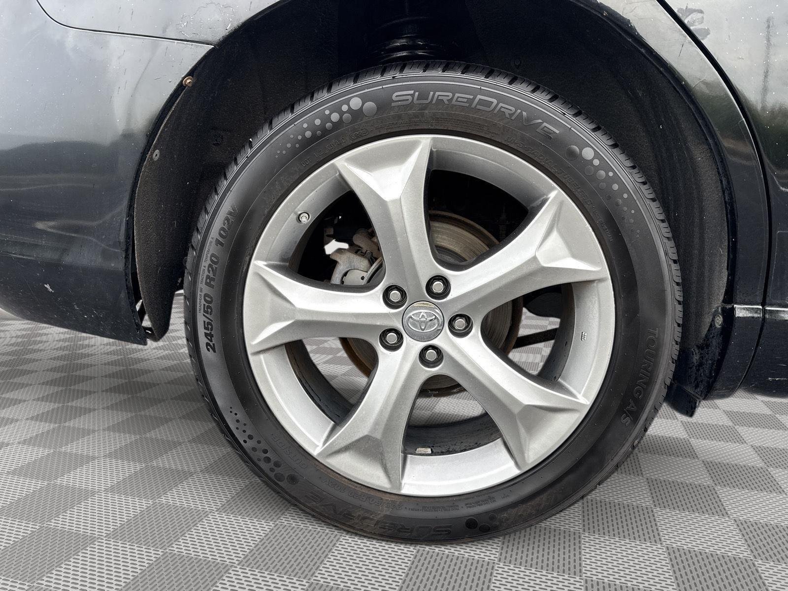 Used 2009 Black Toyota FWD V6 image 7