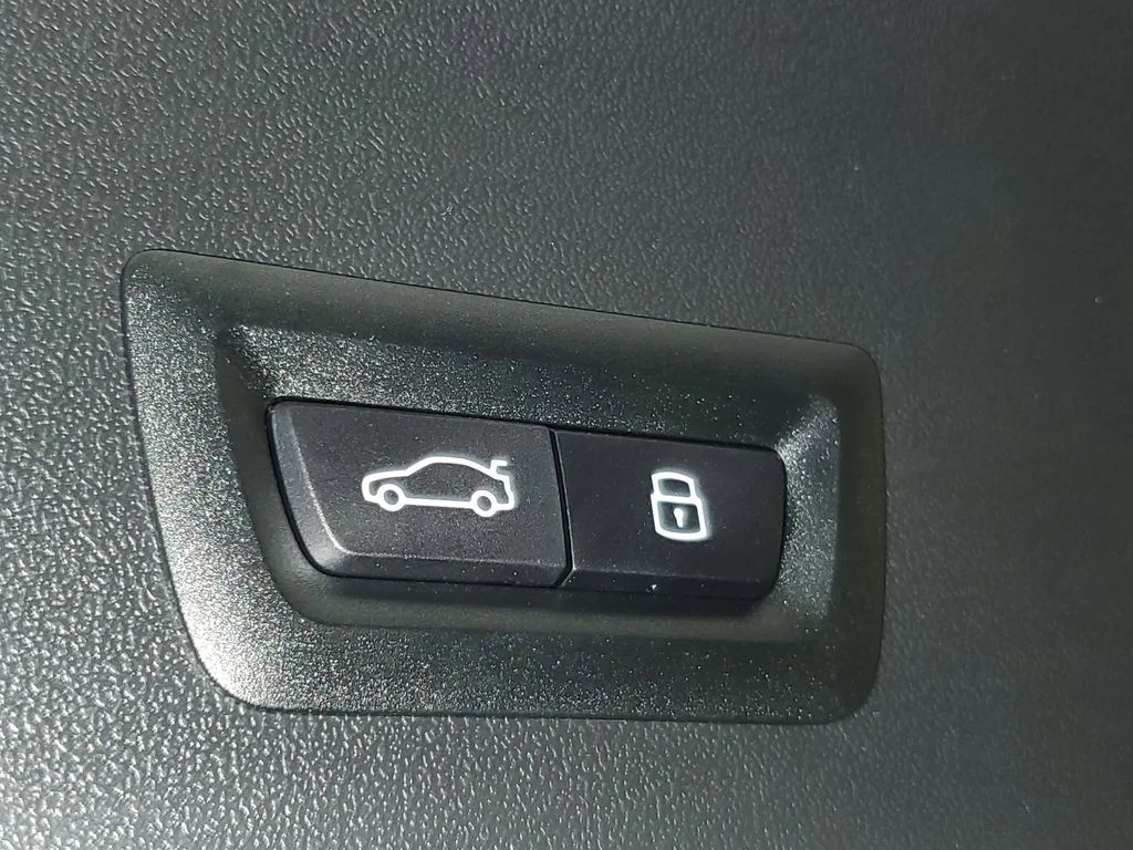 Used 2026 White BMW 30 xDrive image 8
