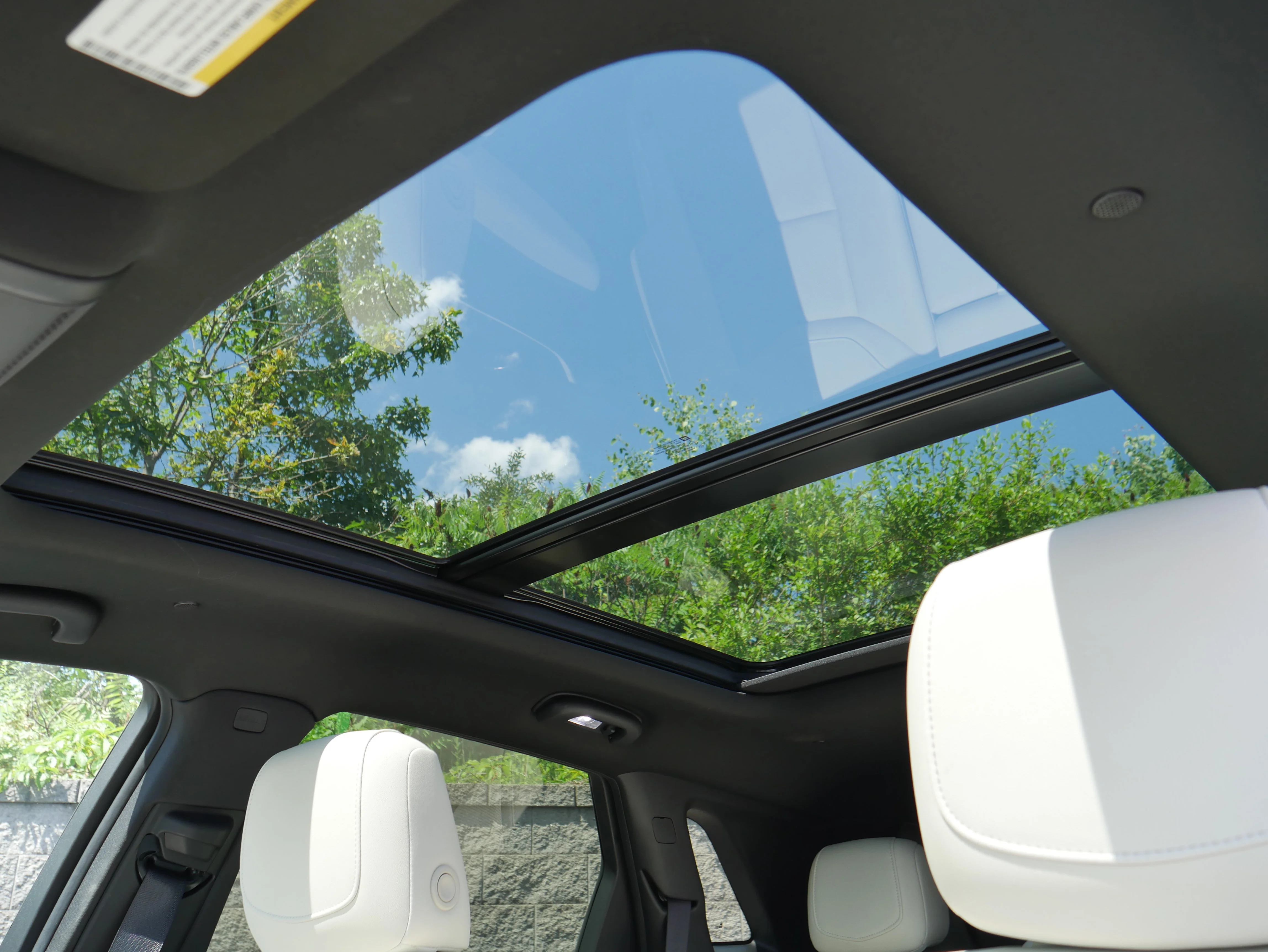 Used 2022 Rosewood Metallic Cadillac Sport image 15