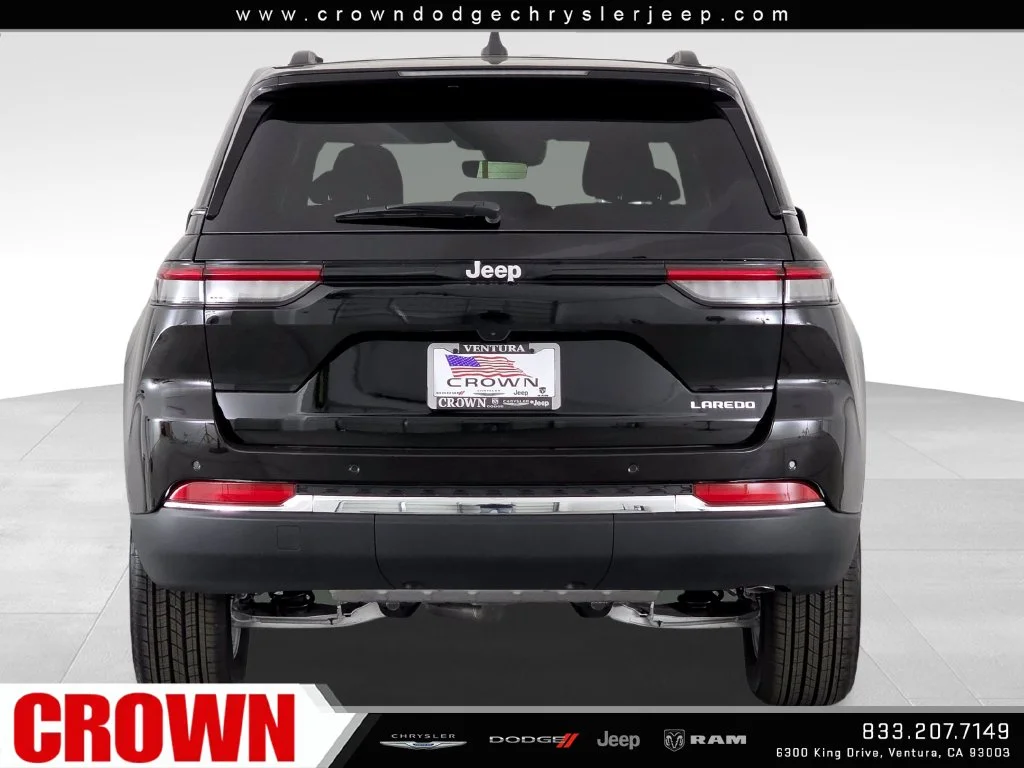 New 2026 Diamond Black Crystal Pearl-Coat Exterior Paint Jeep  image 6