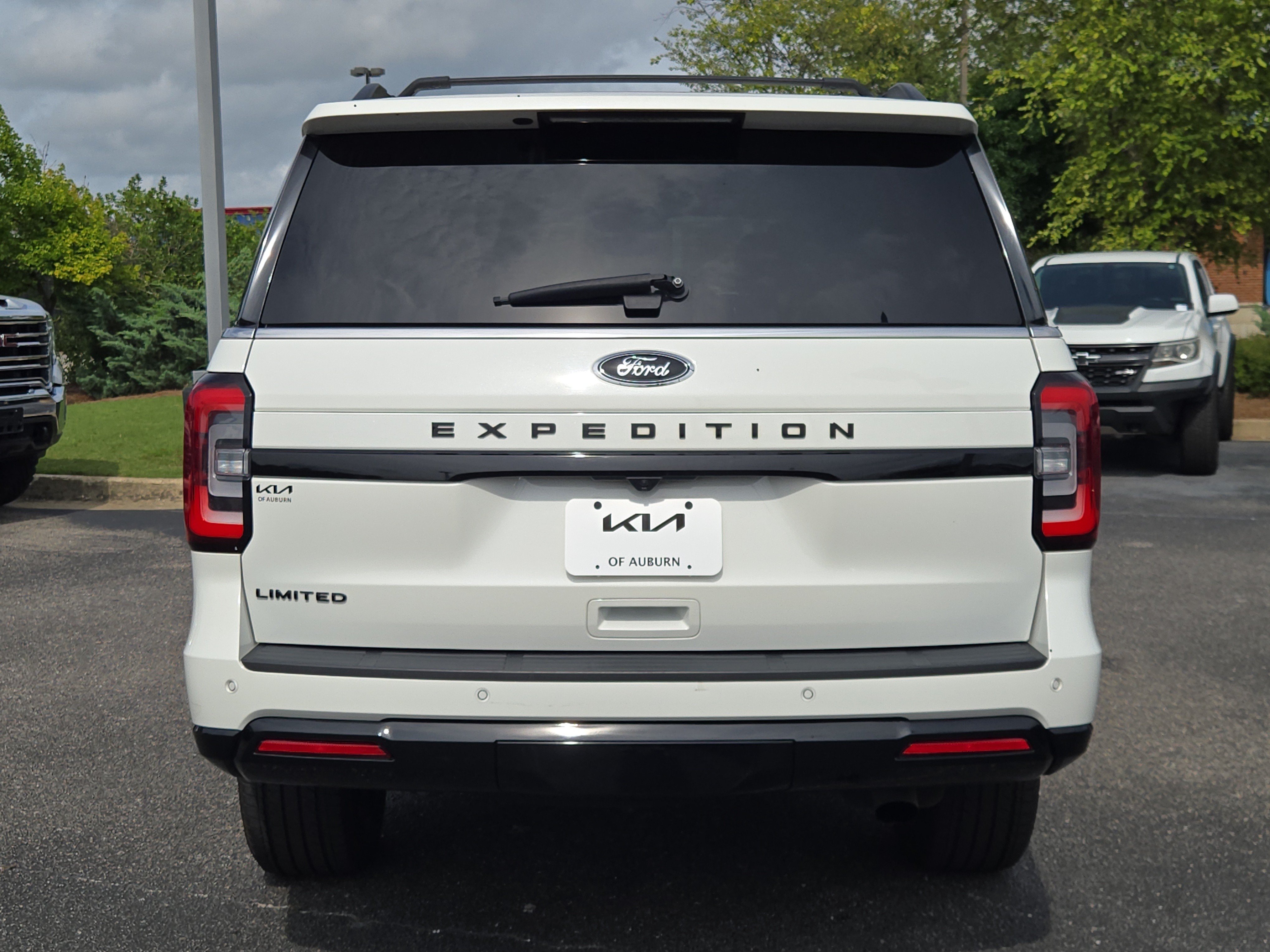 Used 2023 White Ford Limited image 7