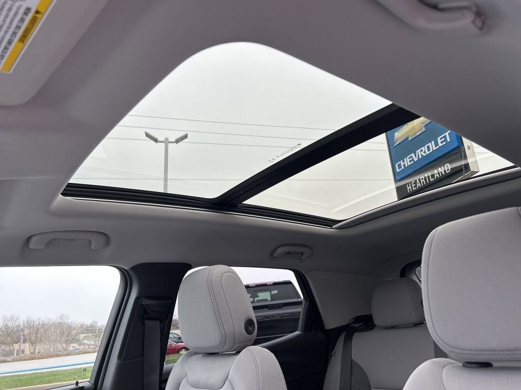 New 2026 Summit White Chevrolet LT image 18