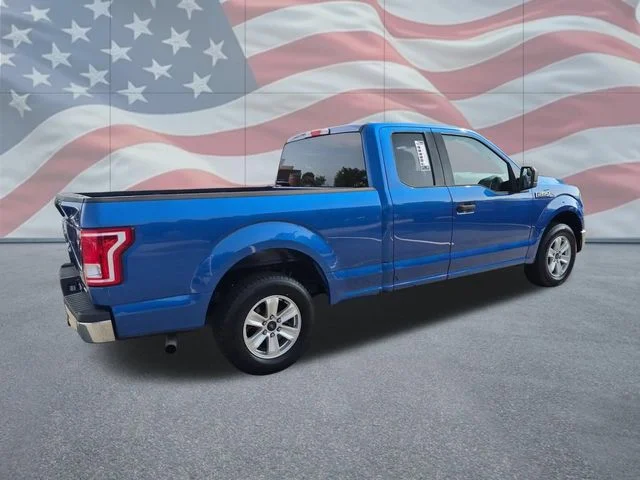 Used 2016 Blue Ford XLT image 3