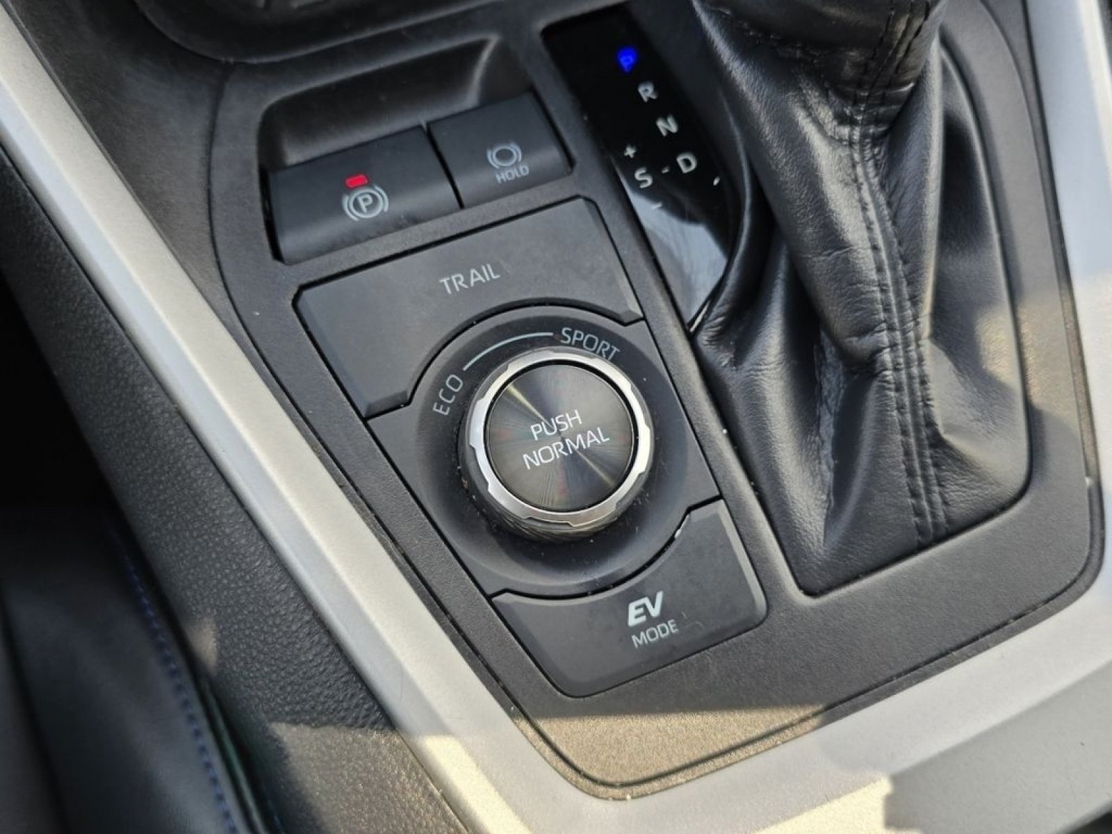Used 2022 Midnight Black Metallic Toyota XSE image 6