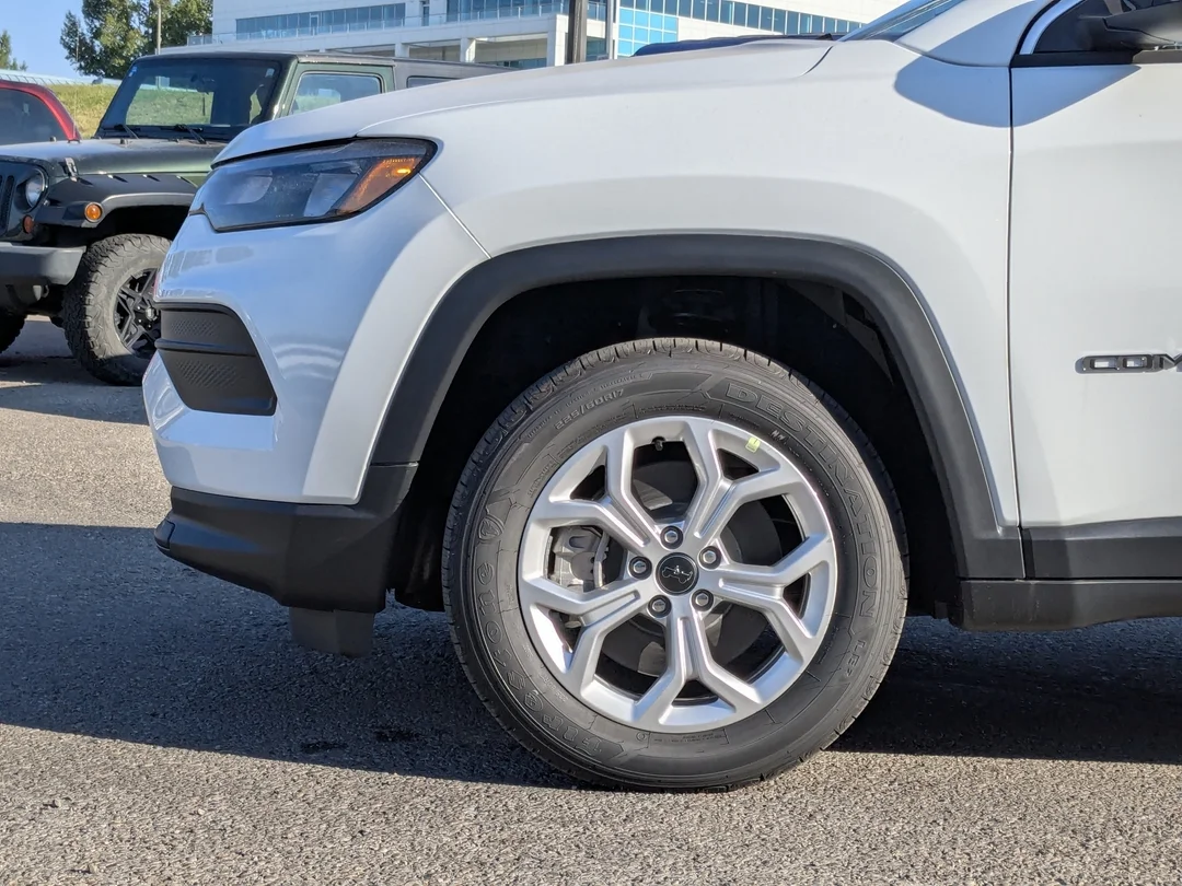 New 2025 White Jeep Sport - - 4X4 - 4.99% O.A.C - Heated Seats & More! image 9