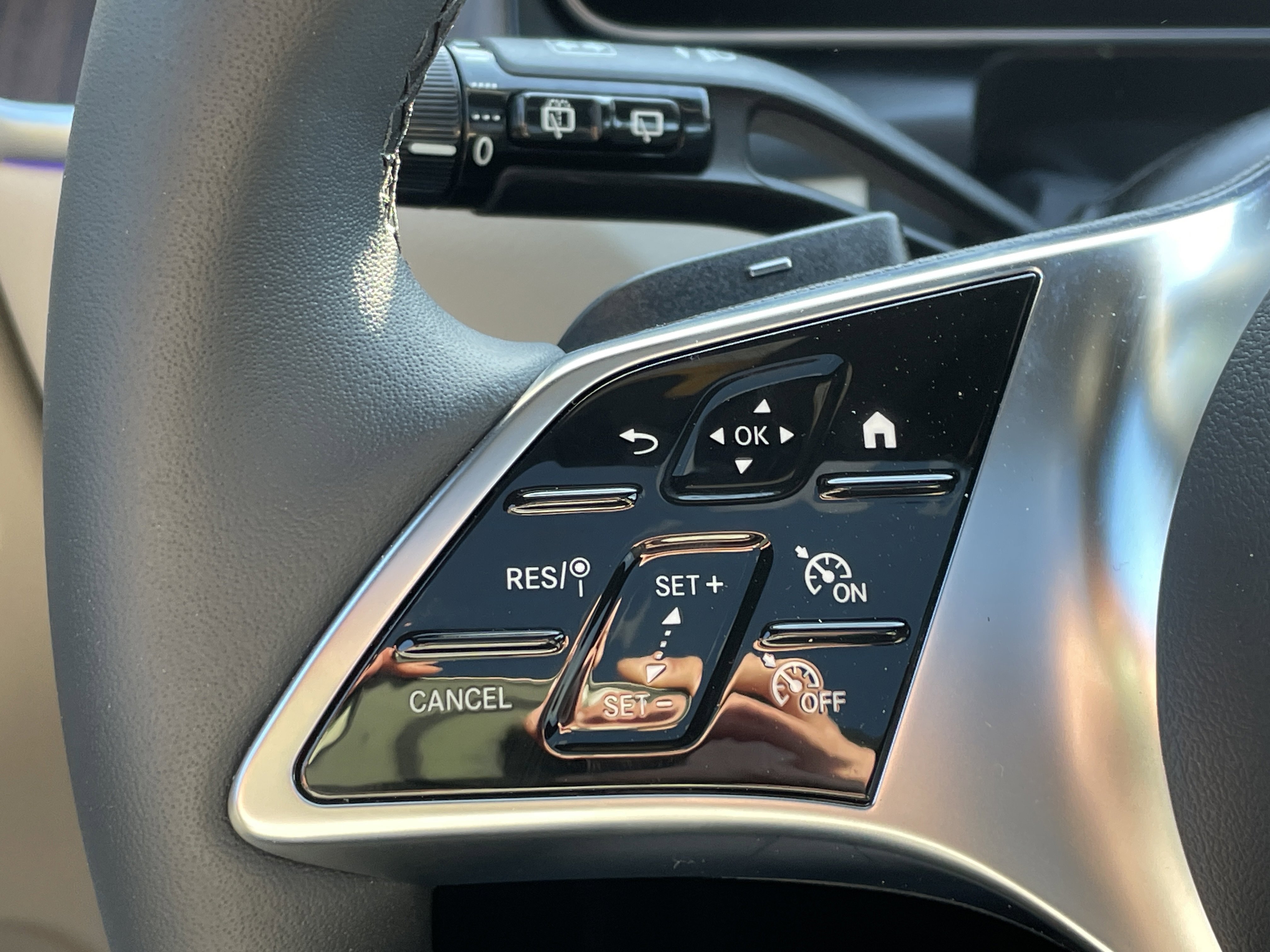 New 2026 Obsidian Black Metallic Mercedes-Benz GLC 300 4MATIC® SUV image 26