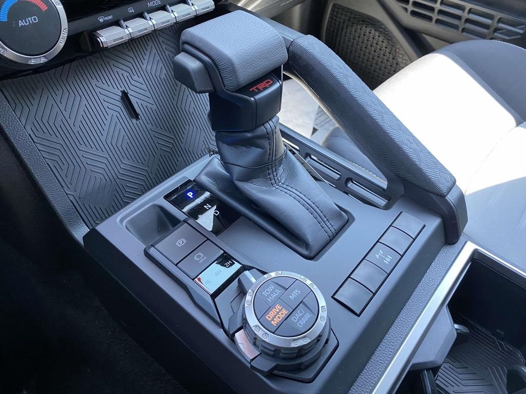 2025 Toyota Tacoma TRD Off Road - Photo 18