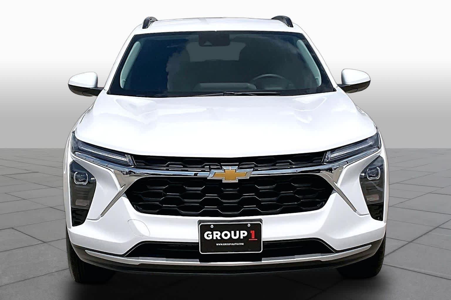 Used 2026 Summit White Chevrolet LT image 4