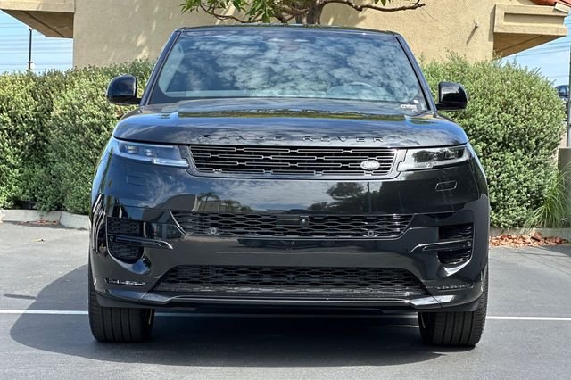 New 2026 Santorini Black Land Rover Dynamic SE image 8