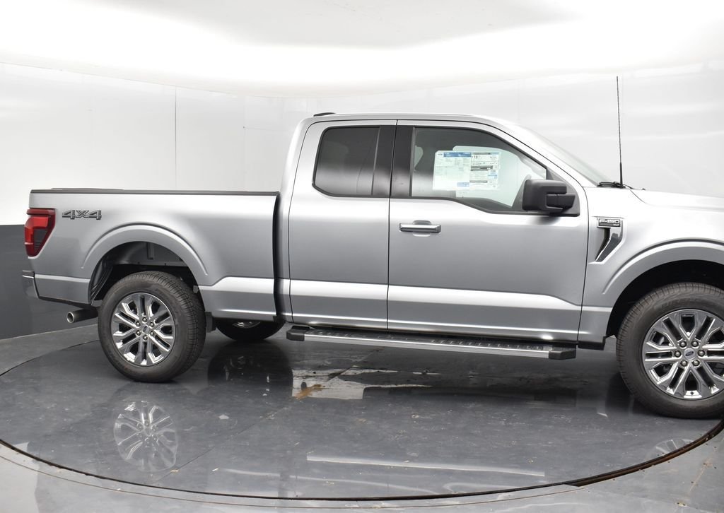 New 2026 Iconic Silver Metallic Ford XLT image 8