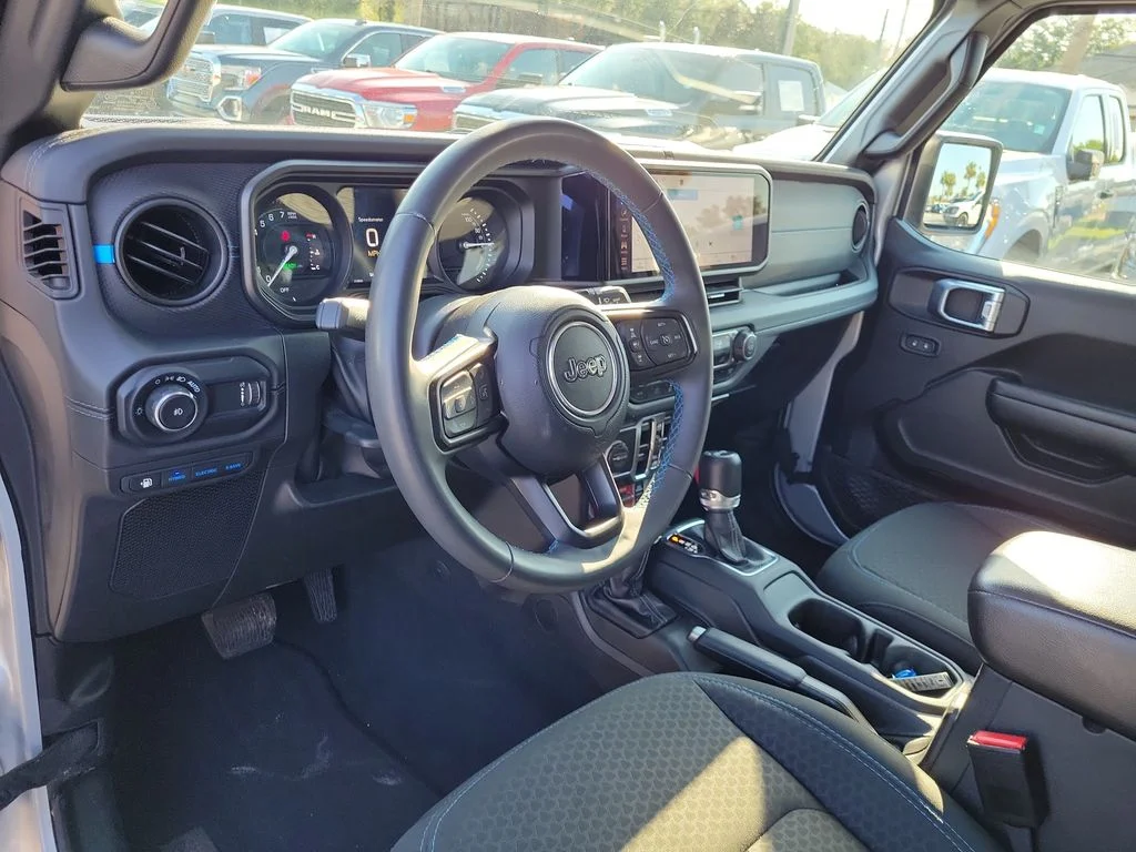 Used 2024 Silver Zynith Clearcoat Jeep Rubicon 4xe image 23