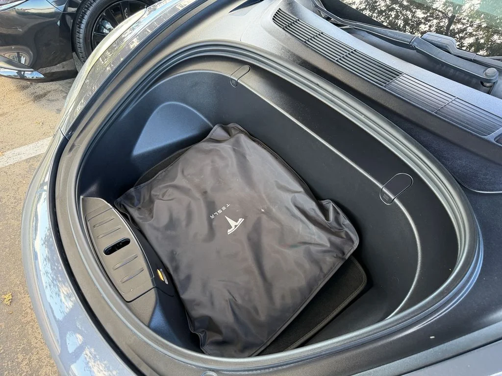Used 2019  Tesla Long Range image 25