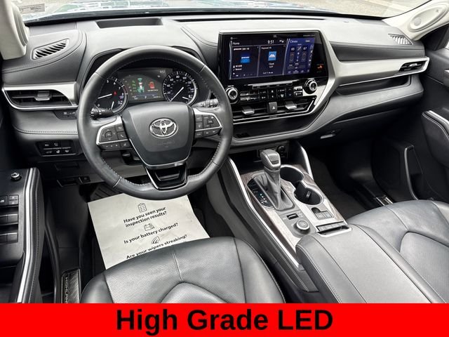 Used 2020  Toyota Platinum image 25