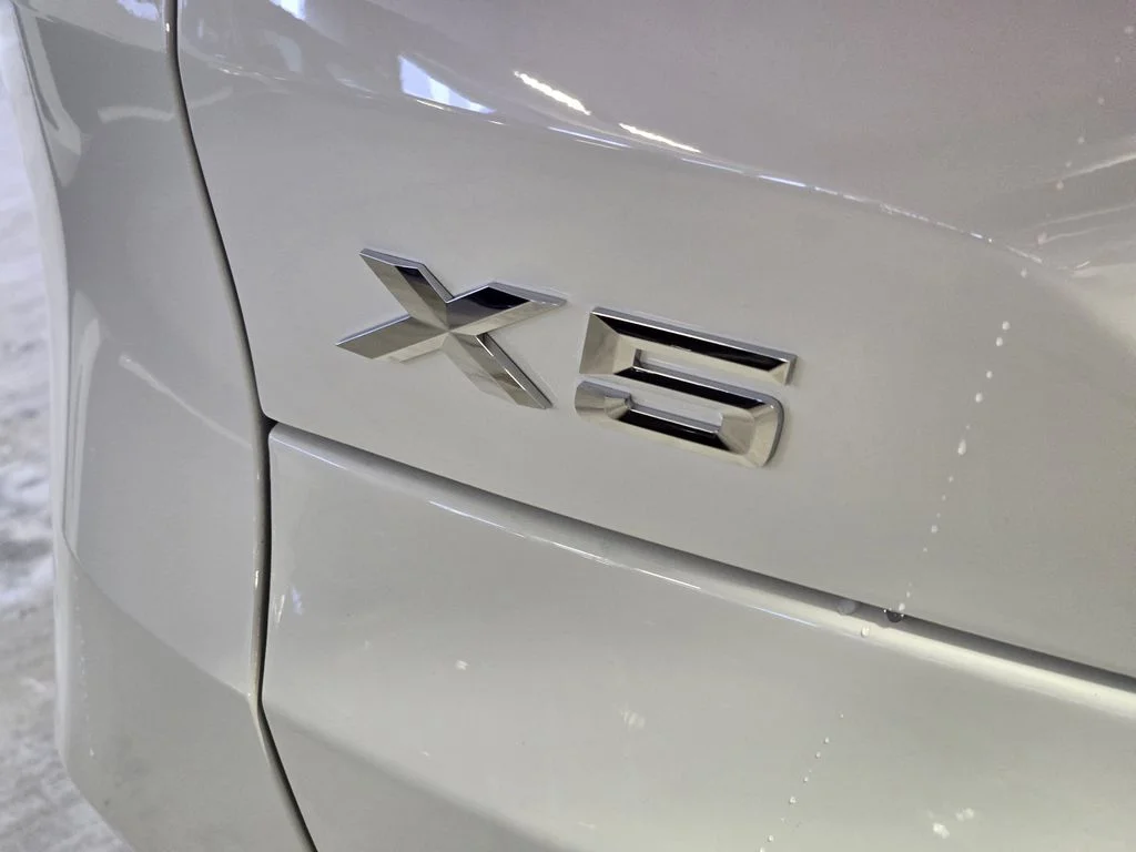 Used 2026 White BMW sDrive40i image 6