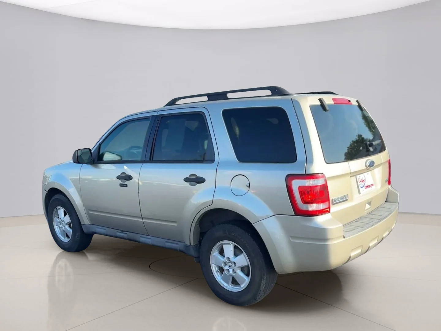 Used 2010 Gold Ford XLT image 3