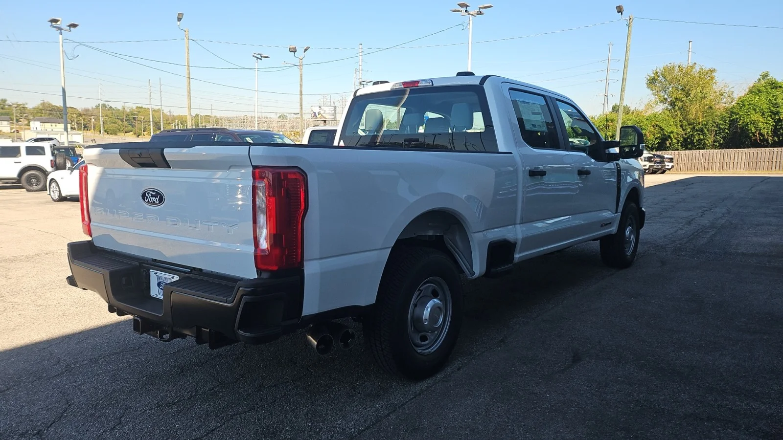 New 2027 Oxford White Ford XL image 5