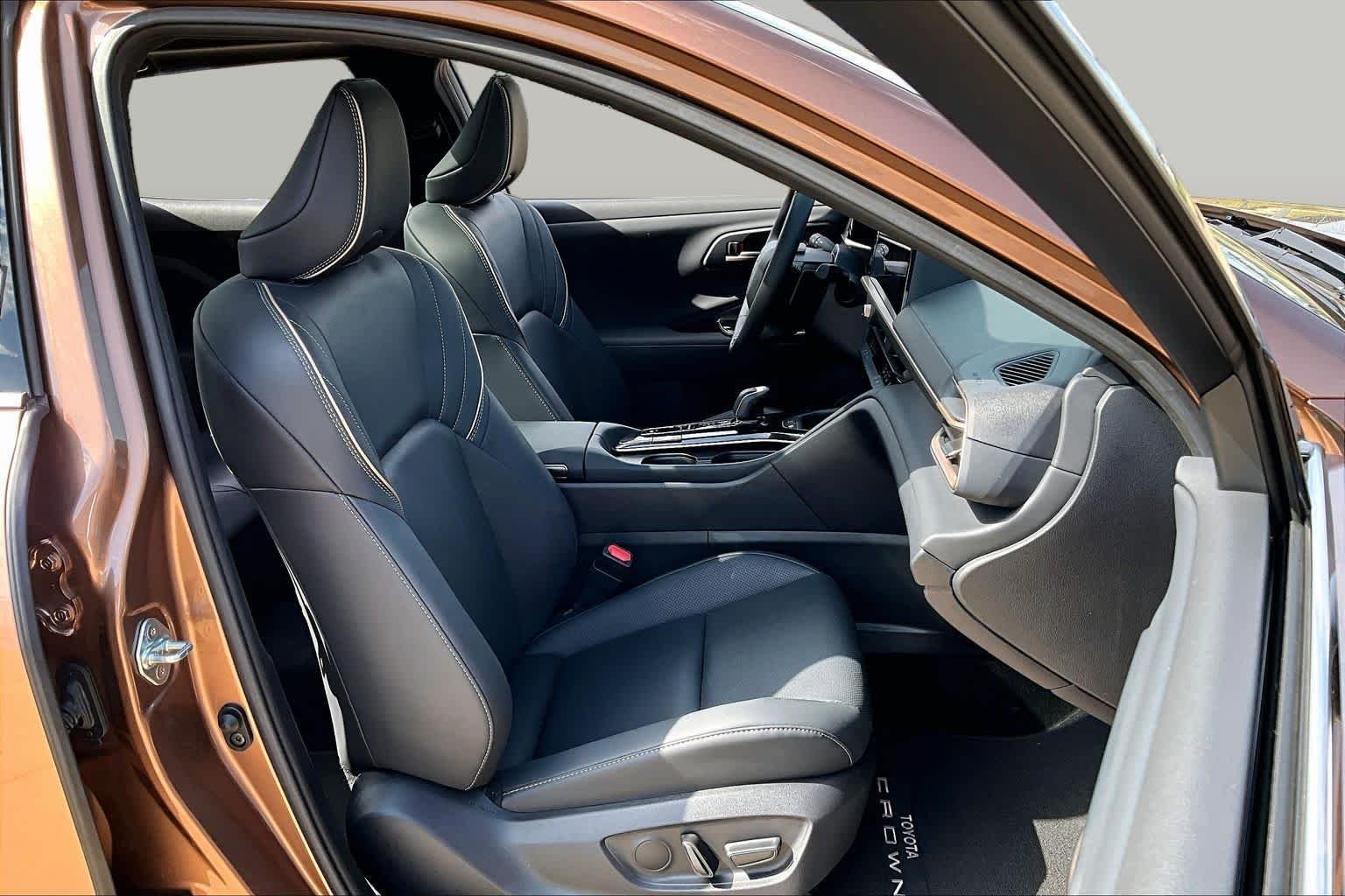 Used 2025 Bronze Age Toyota Platinum image 9
