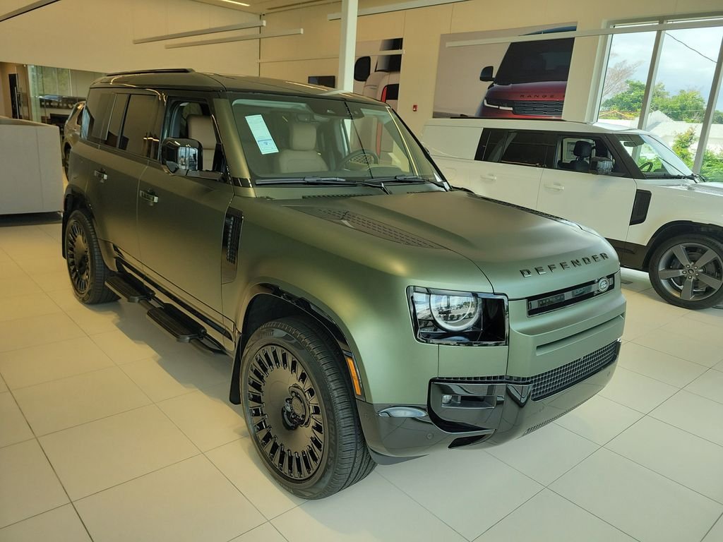 New 2026 Woolstone Green Land Rover X-Dynamic SE image 7