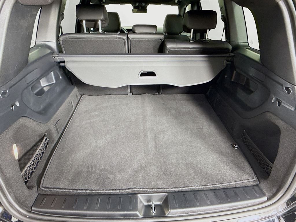 Used 2025 Black Mercedes-Benz GLB 250 image 24