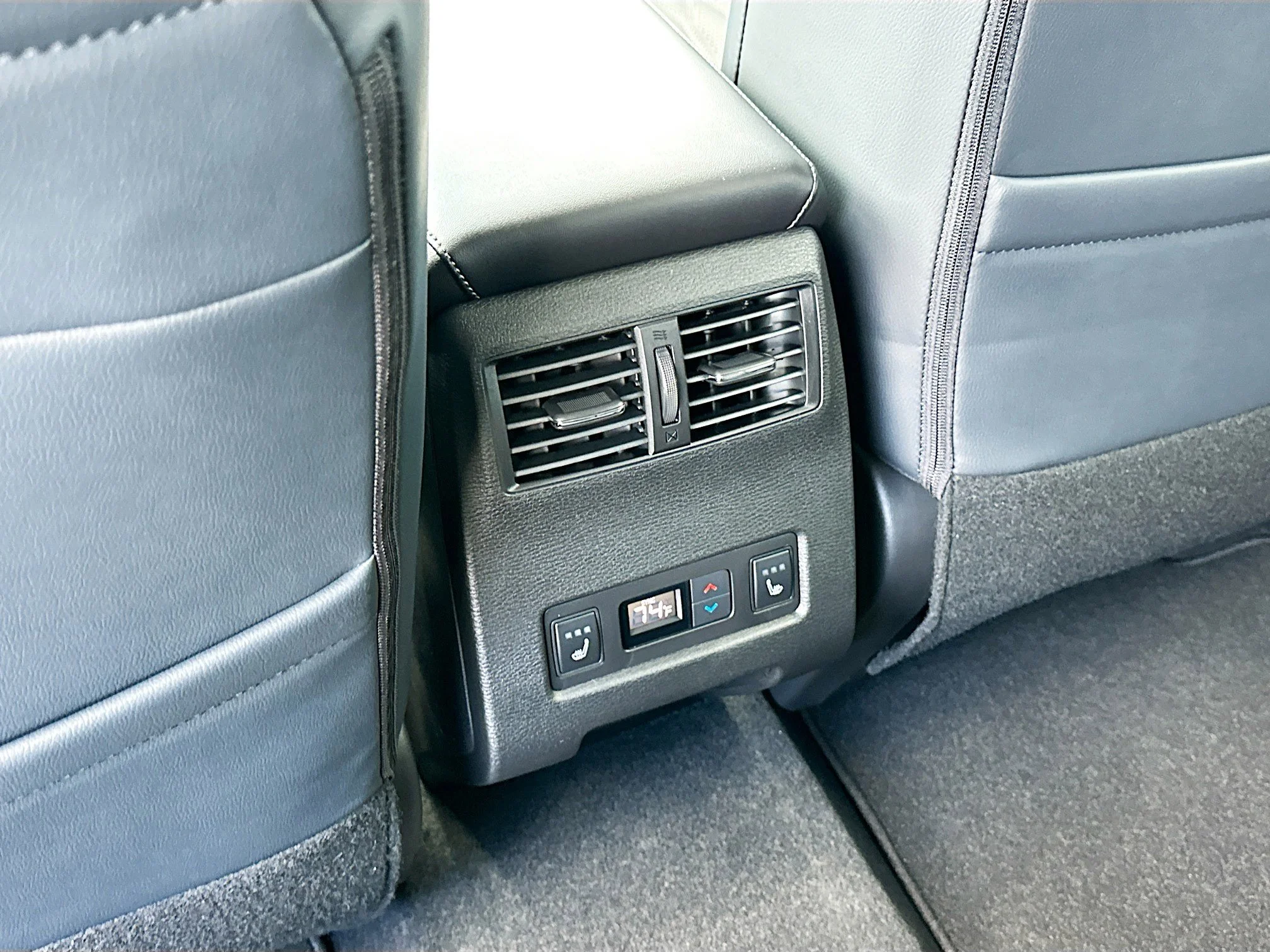 2026 Mitsubishi Outlander SEL - Photo 18