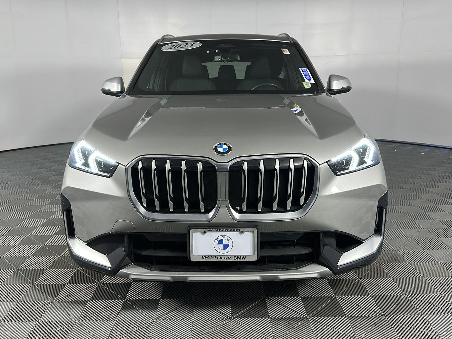 Used 2023 Space Silver Metallic BMW xDrive28i image 2