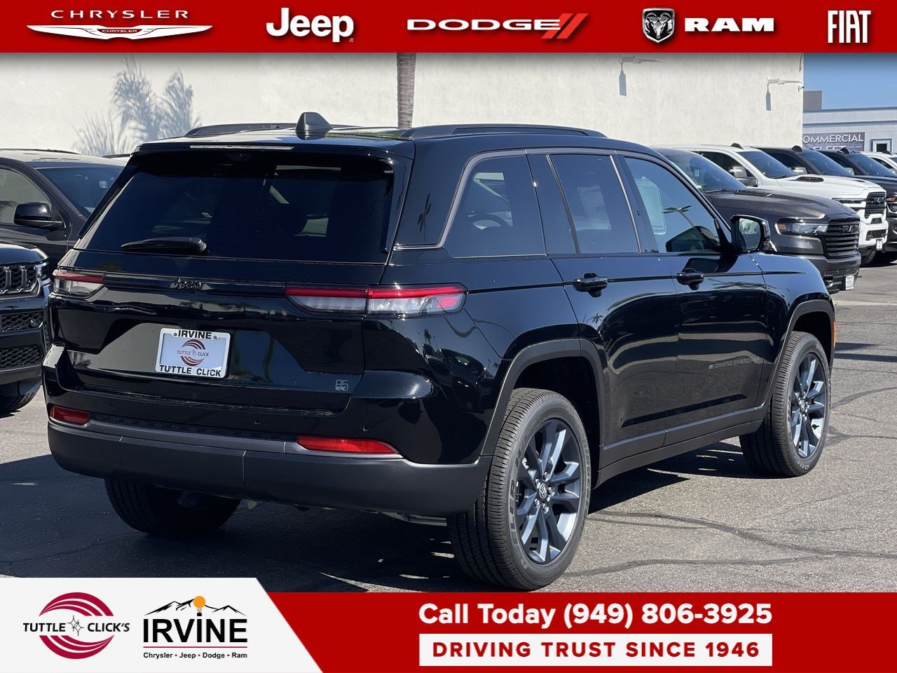 New 2026 Diamond Black Crystal Pearl-Coat Exterior Paint Jeep 85th Anniversary Edition image 6