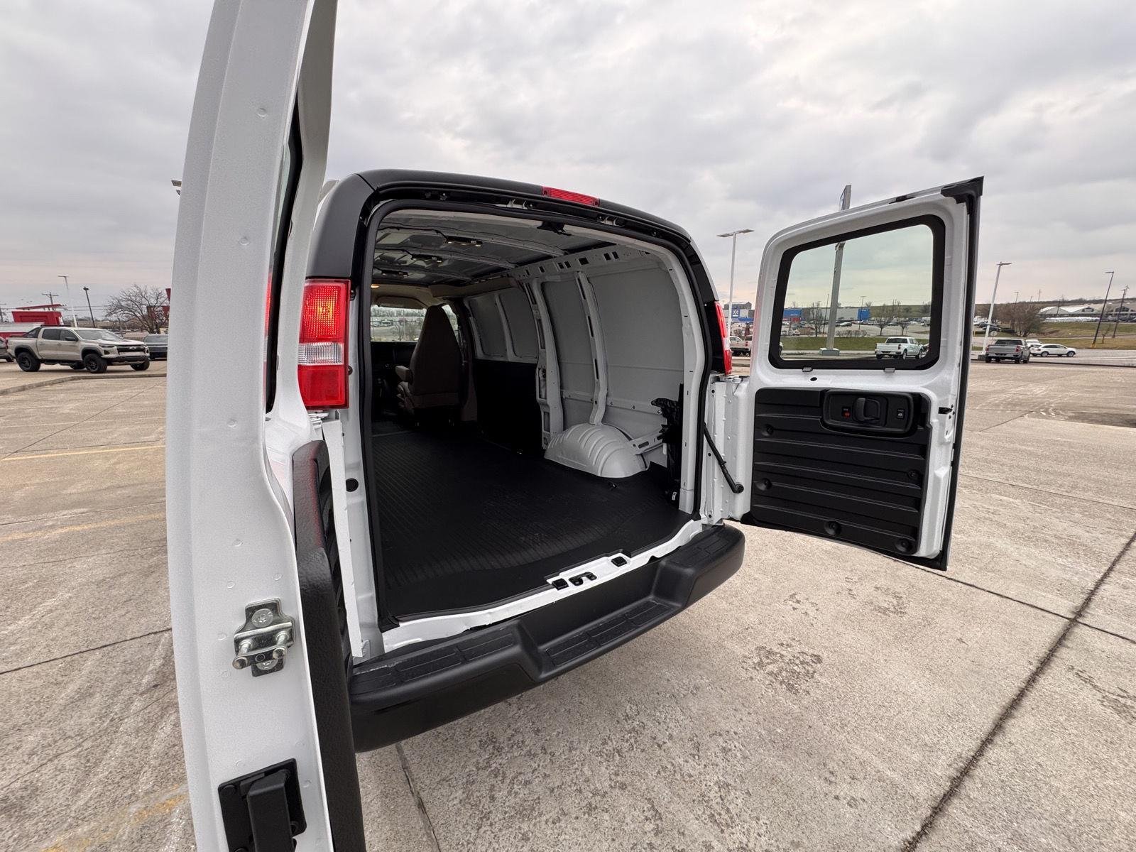 2026 Chevrolet Express Cargo Work Van - Photo 23