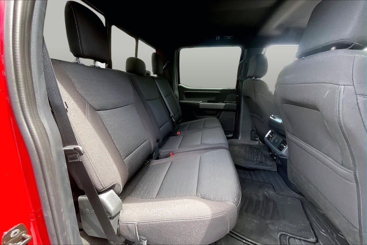Used 2025 Rapid Red Metallic Tinted Clearcoat Ford XLT image 28
