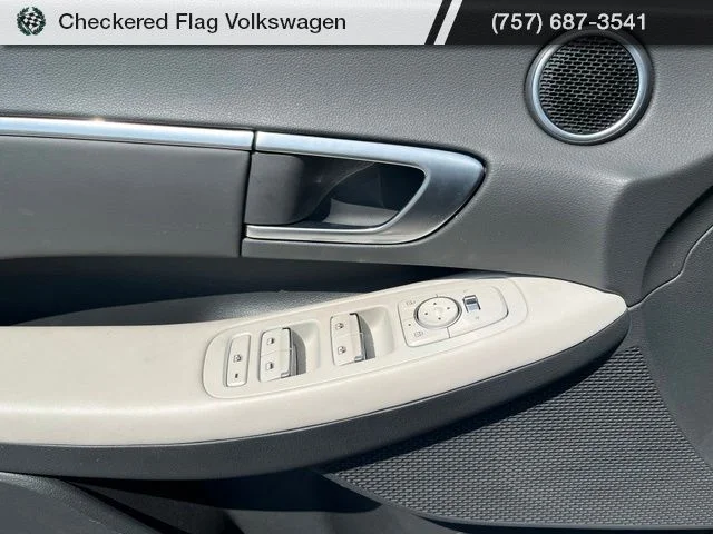 Used 2023 Hampton Gray Hyundai SEL image 13