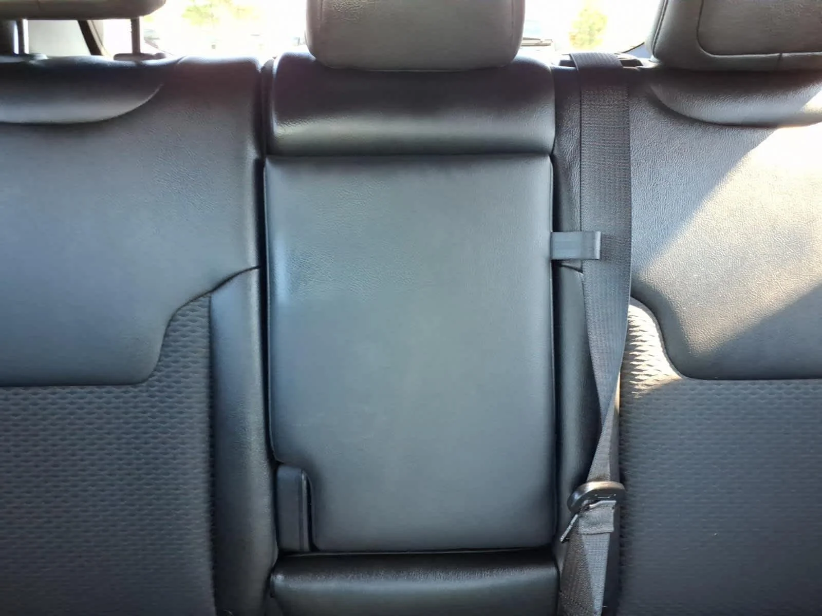Certified Used 2023 Diamond Black Crystal Pearlcoat Jeep Latitude image 19