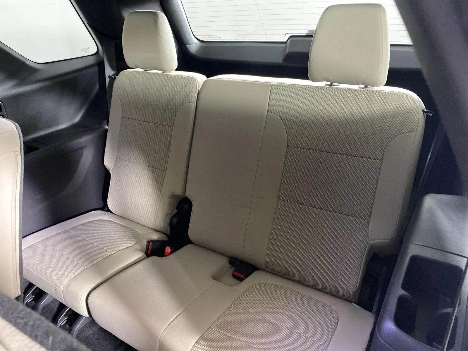 Used 2023 Wh Chevrolet  image 22