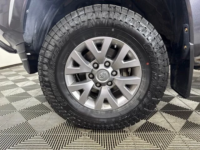 Used 2019 Gray Toyota SR5 image 11