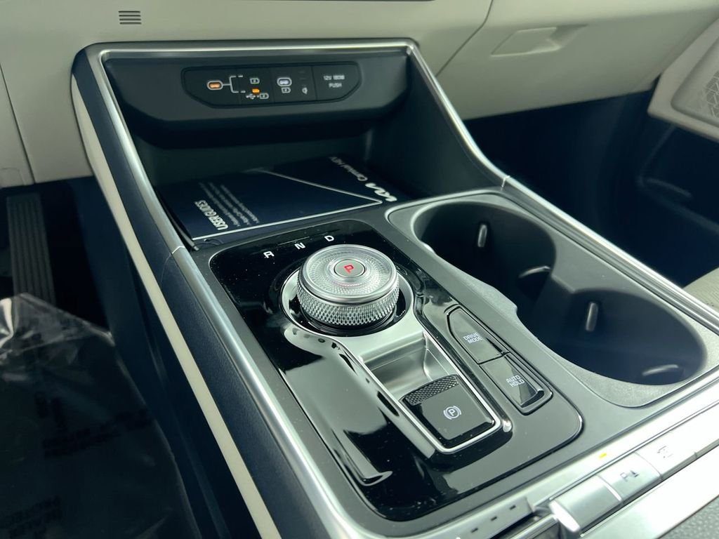 New 2026 Ceramic Silver Kia SX image 24