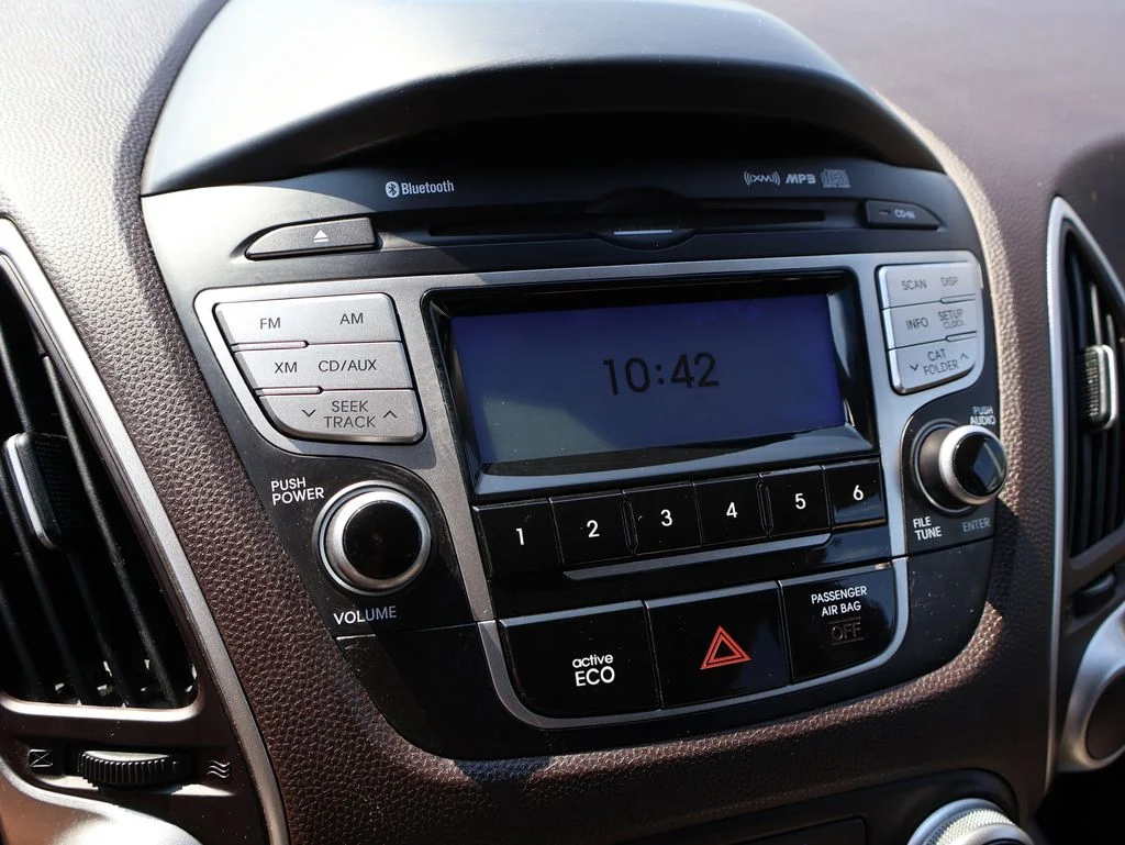 Used 2013 Garnet Red Hyundai GLS image 30