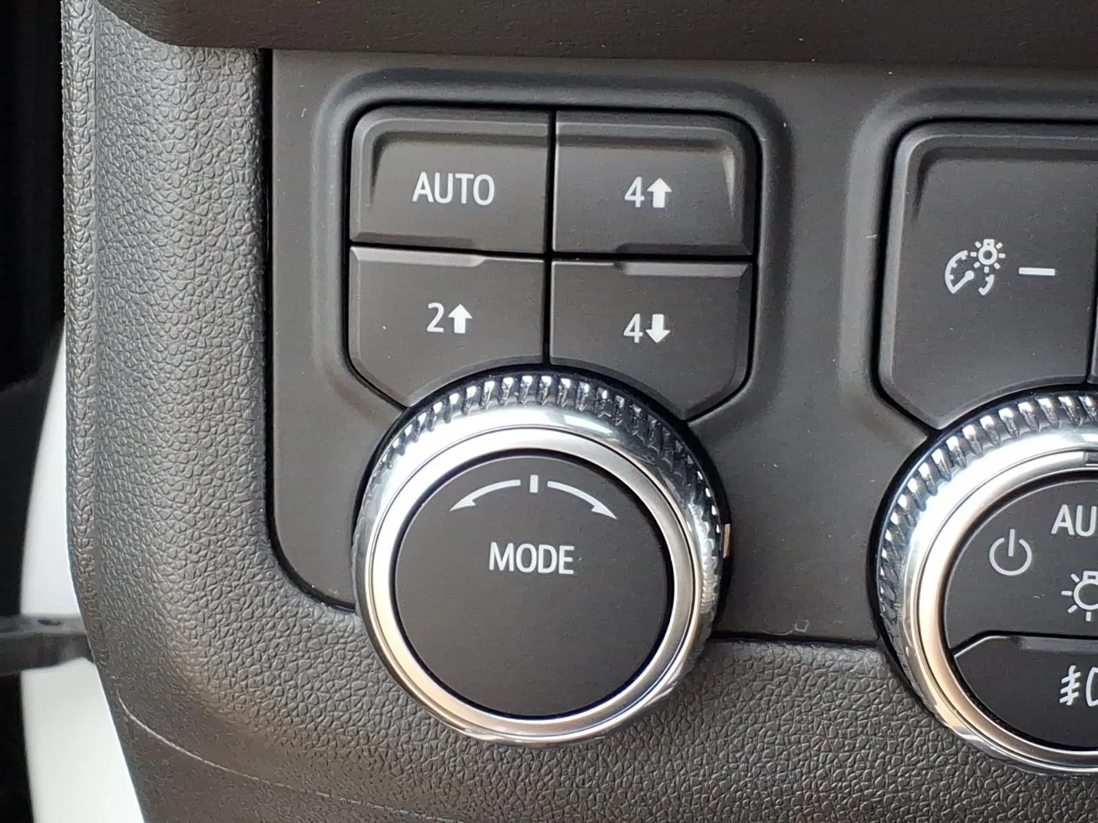 Used 2023 Summit White GMC AT4 image 5
