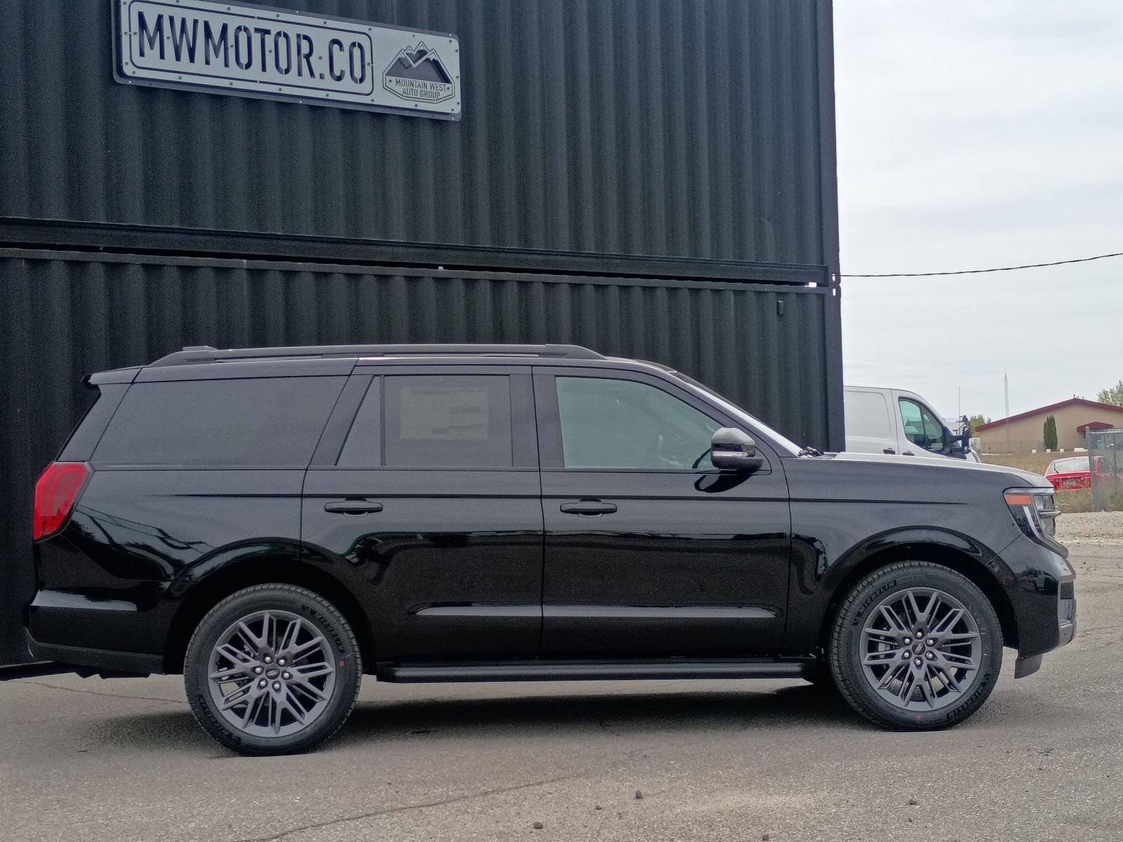 View vehicle photo 6