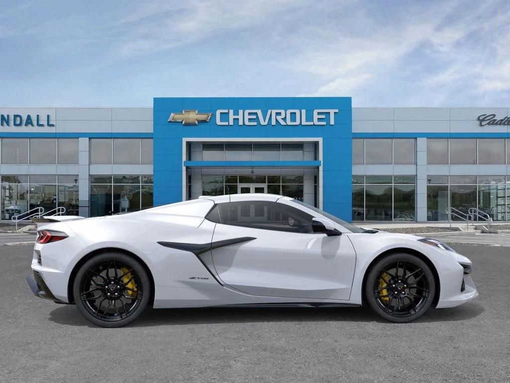 Used 2025 Arctic White Chevrolet 1LZ image 5