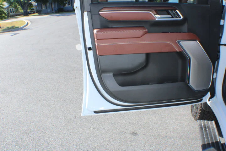 Certified Used 2026 Glacier White Tricoat GMC Denali Ultimate image 6