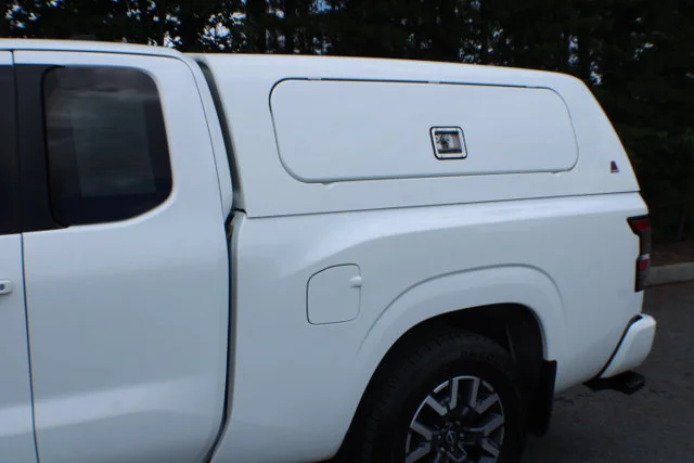 Used 2023 Glacier White Nissan SV image 4