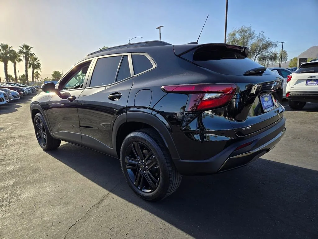 Used 2024 Mosaic Black Metallic Chevrolet ACTIV image 4
