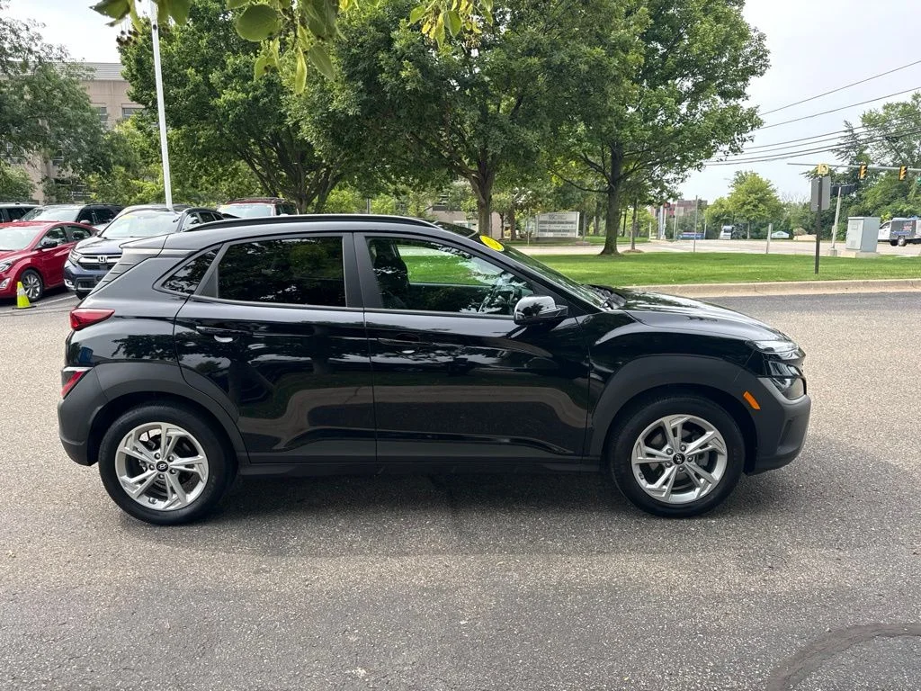 Used 2023 Abyss Black Hyundai SEL image 7
